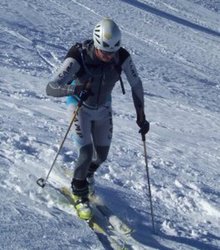 Ο Λάζαρος Μποτέλης εκπαιδευτής και διοργανωτής της σχολής ορειβατικού σκι 2012 .